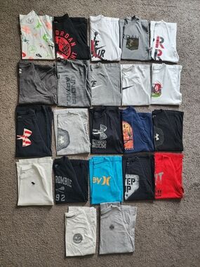 22 Brand Name Assorted Kids Graphic T-Shirts